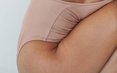 How to Fight Cellulite: 5 Natural Ways and 1 DIY Recipe
