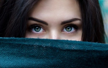 How to Get Stronger Eyelashes Quickly