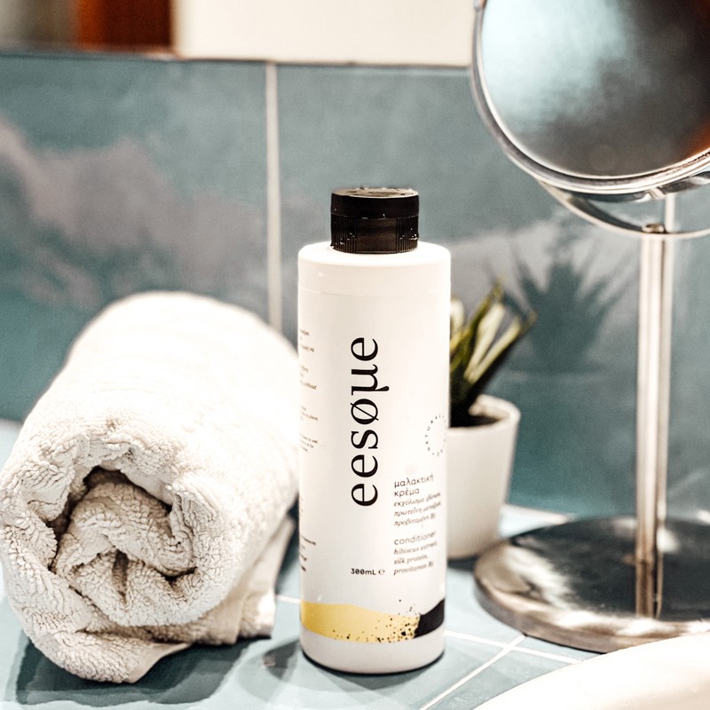 Conditioner with hibiscus extract