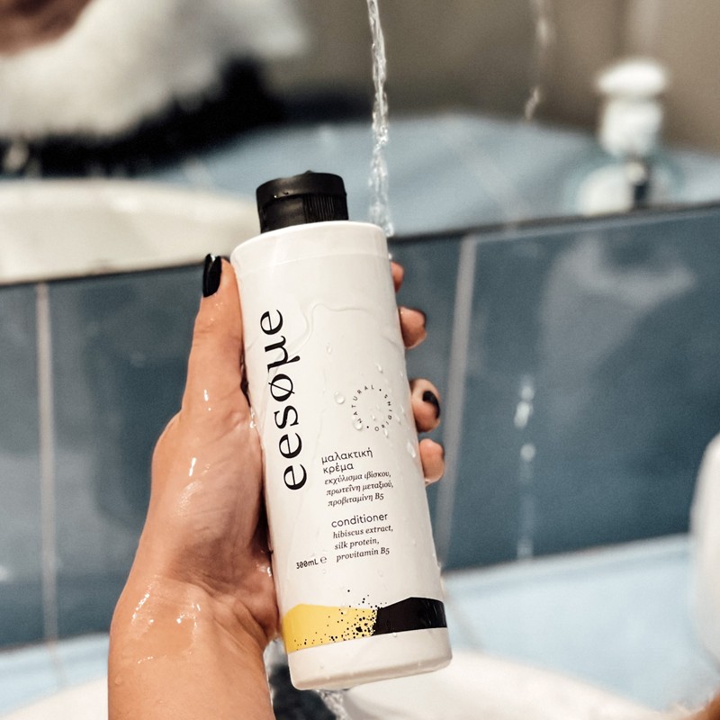 Conditioner with hibiscus extract