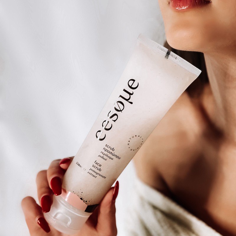 Face scrub with pomegranate extract