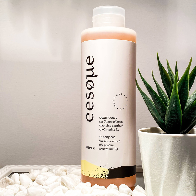 Shampoo with hibiscus extract