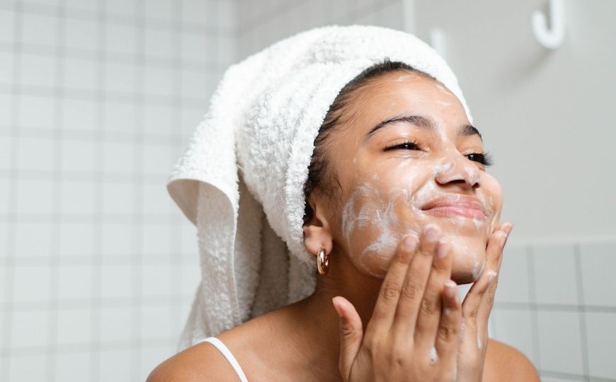 How will I identify my skin type?  Woman washing her face